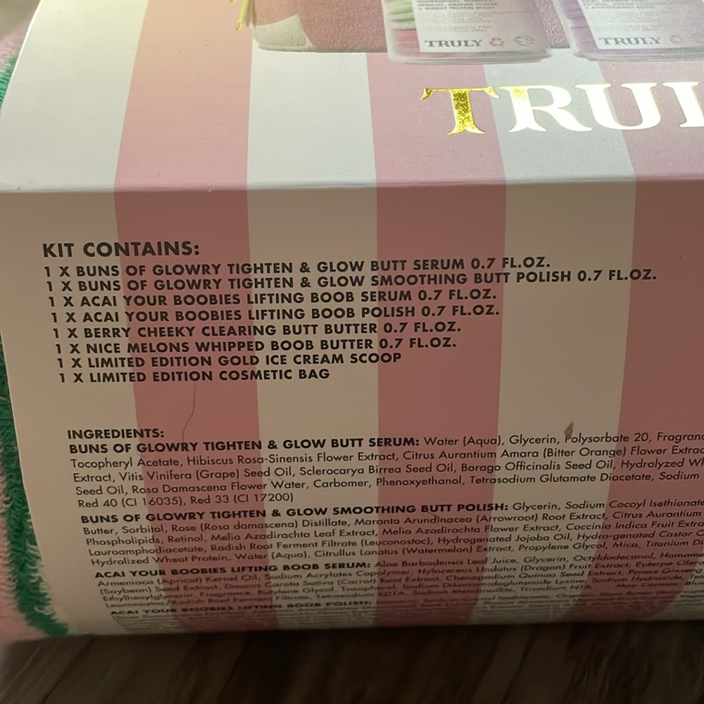 BRAND NEW! Buns and Boobs minis kit by TRULY - Picture 3 of 13